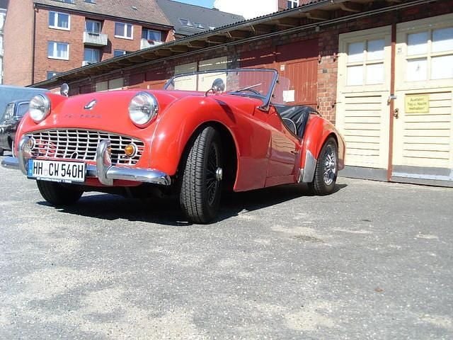 Gebraucht Triumph TR3 95 PS (69 kW) 1965 Rot Cabrio