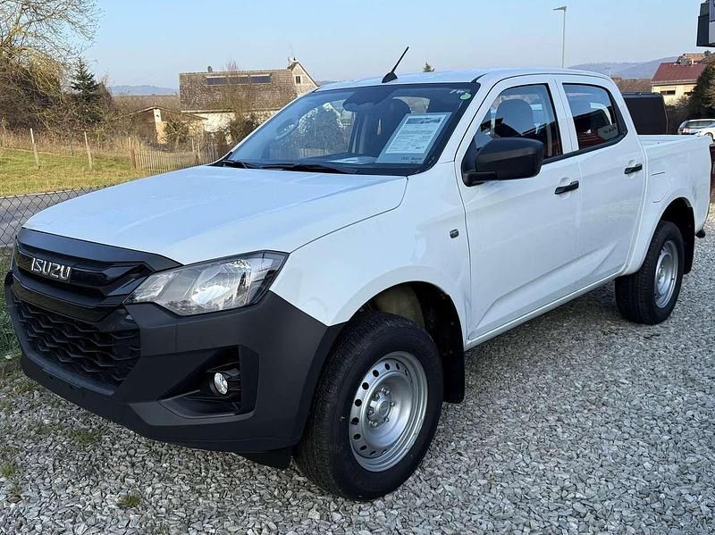 Neu Isuzu D-Max 163 PS (119 kW) 2026 Splash SUV