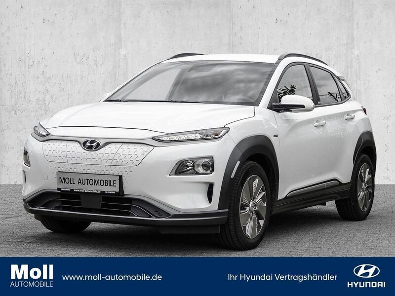 Chalk white / met Gebraucht 2021 Hyundai Kona Advantage SUV | 18.975 € (Guter Preis) - Bild 1/4