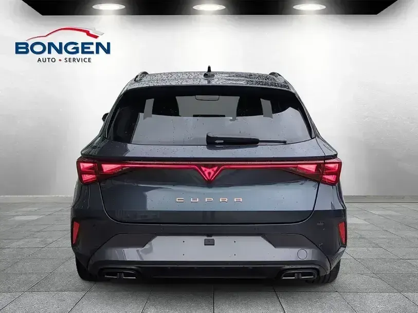 Nowe Cupra Leon 150 KM (110 kW) 2025 Szary Sedan/Limuzyna