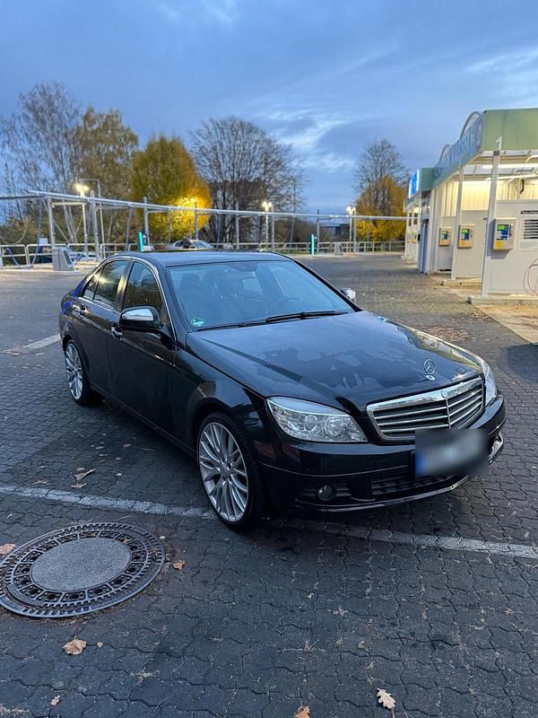 Schwarz Gebraucht 2008 Mercedes C200 Limousine | 8.500 € (Fairer Preis) - Bild 1/4