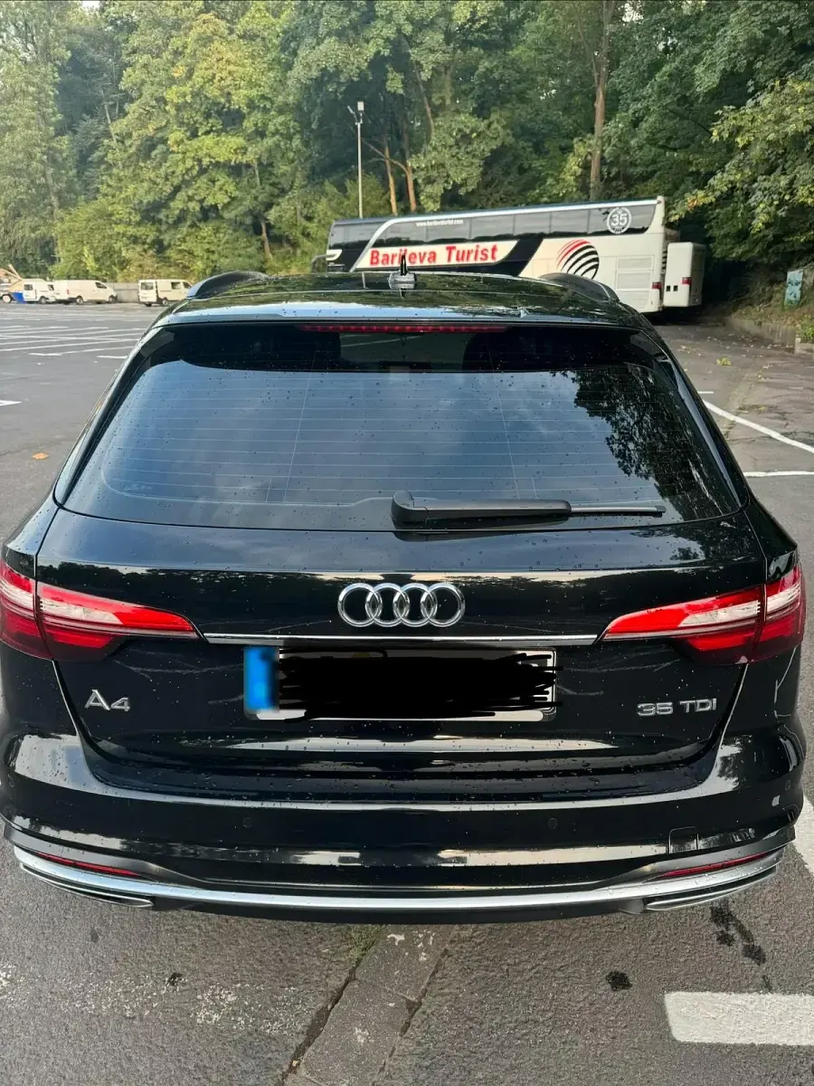 Gebraucht Audi A4 163 PS (119 kW) 2021 Schwarz Kombi