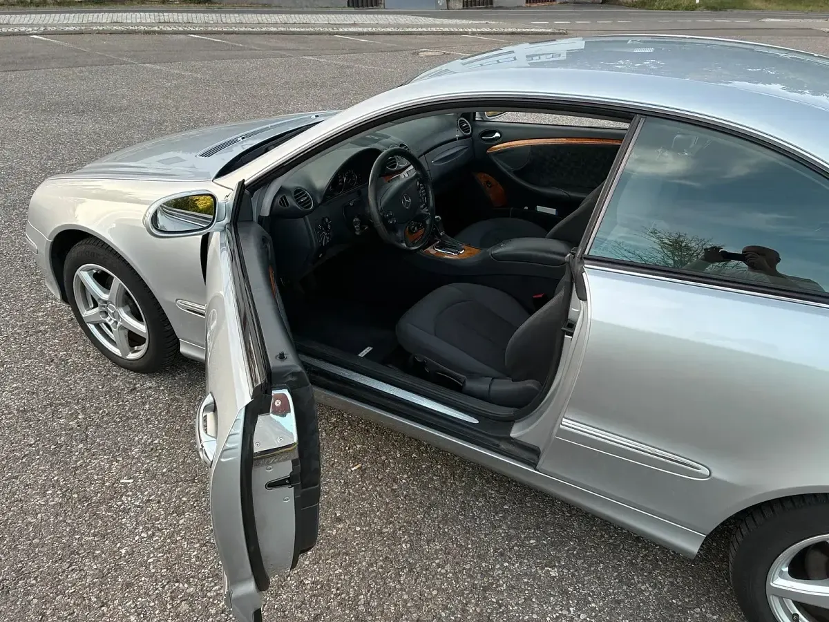 Gebraucht Mercedes CLK200 163 PS (119 kW) 2005 Silber Coupé