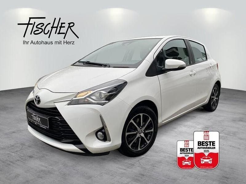 Super white 2 Gebraucht 2018 Toyota Yaris Team Kleinwagen | 11.980 € (Fairer Preis) - Bild 1/4
