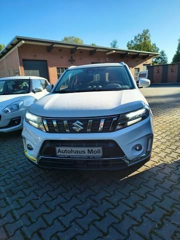 Weiß Gebraucht 2021 Suzuki Vitara Comfort SUV | 16.900 € (Fairer Preis) - Bild 1/4