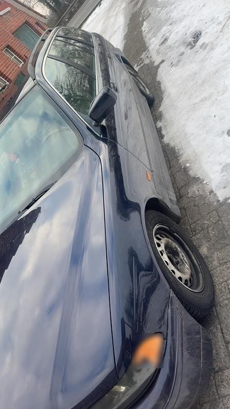 Gebraucht BMW 520 136 PS (100 kW) 2002 Blau Kombi