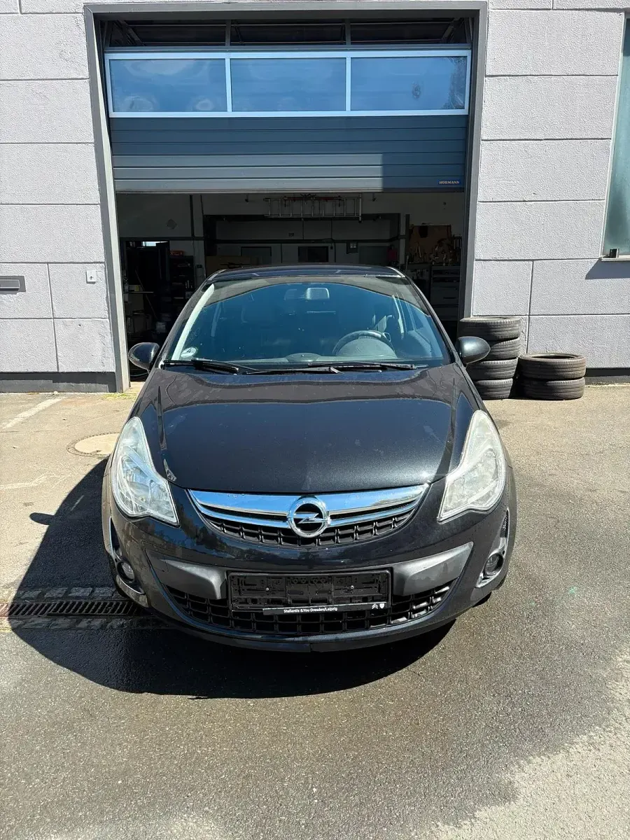Gebraucht Opel Corsa 87 PS (63 kW) 2012 Schwarz Kleinwagen