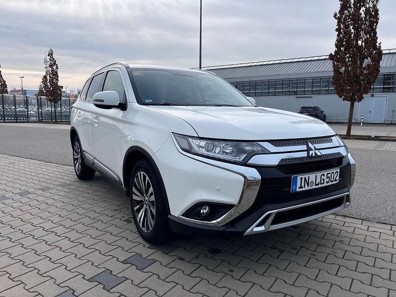 Gebraucht Mitsubishi Outlander Active 150 PS (110 kW) 2019 Weiß SUV
