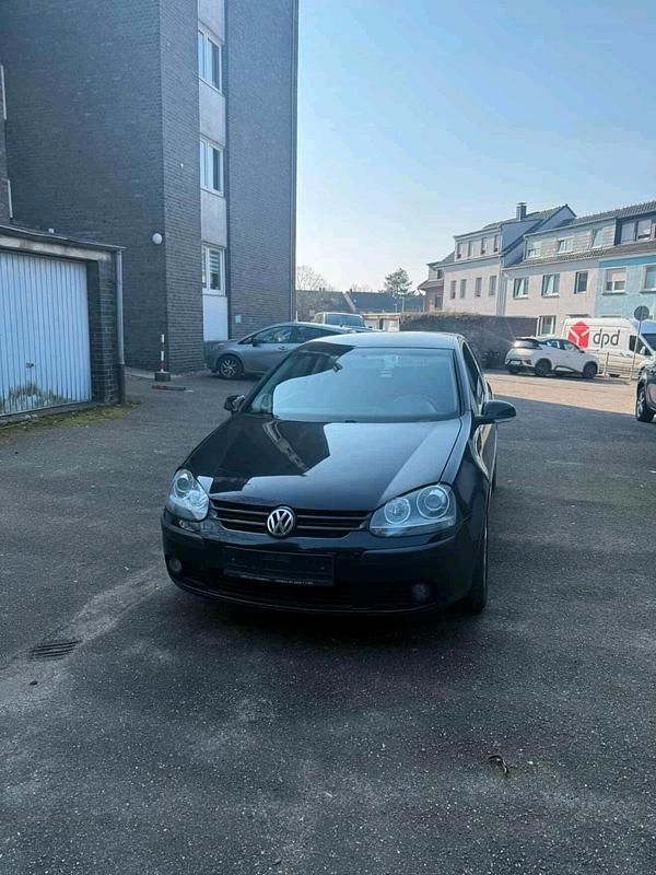 Gebraucht VW Golf V 90 PS (66 kW) 2004 Schwarz Kleinwagen