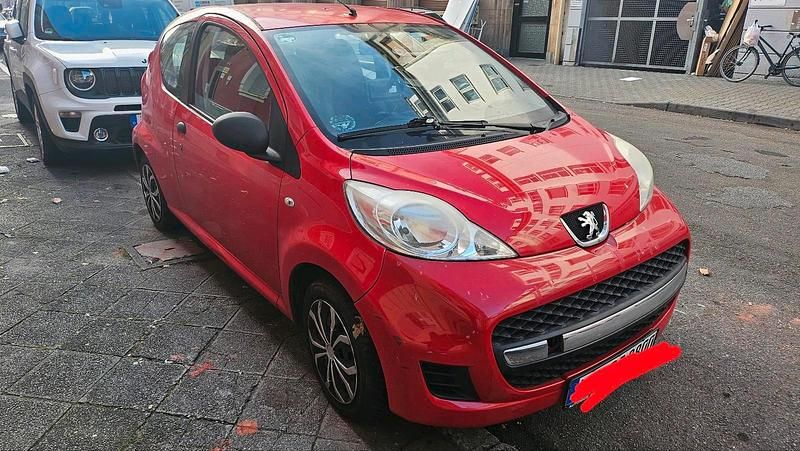 Rot Gebraucht 2010 Peugeot 107 Kleinwagen | 1.000 € (Superpreis) - Bild 1/4