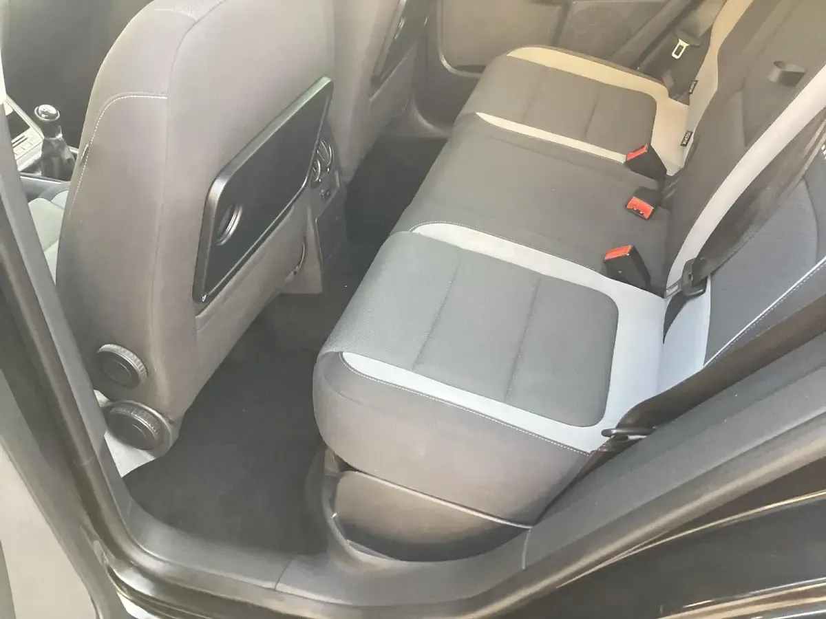 Gebraucht VW Golf Plus Cross 105 PS (77 kW) 2014 Schwarz Van / Kleinbus