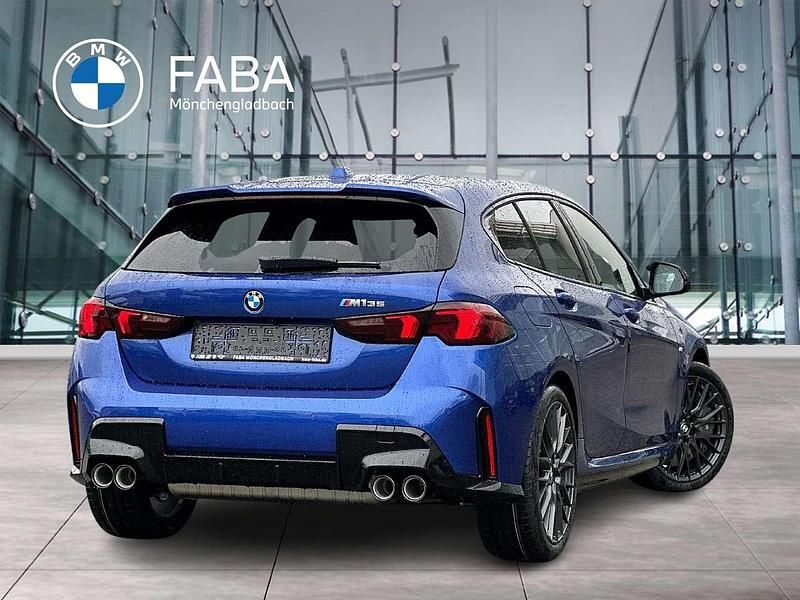 Gebraucht BMW M135 Performance 300 PS (220 kW) 2025 Blau Kleinwagen