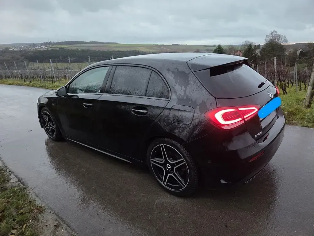 Gebraucht Mercedes A180 AMG Edition 136 PS (100 kW) 2020 Schwarz Limousine