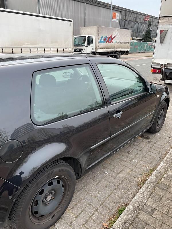 Gebraucht VW Golf IV 75 PS (55 kW) 2001 Schwarz Kleinwagen