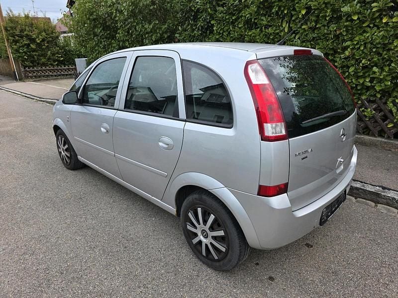 Silber Gebraucht 2005 Opel Meriva Van / Kleinbus | 950 € (Superpreis) - Bild 1/4
