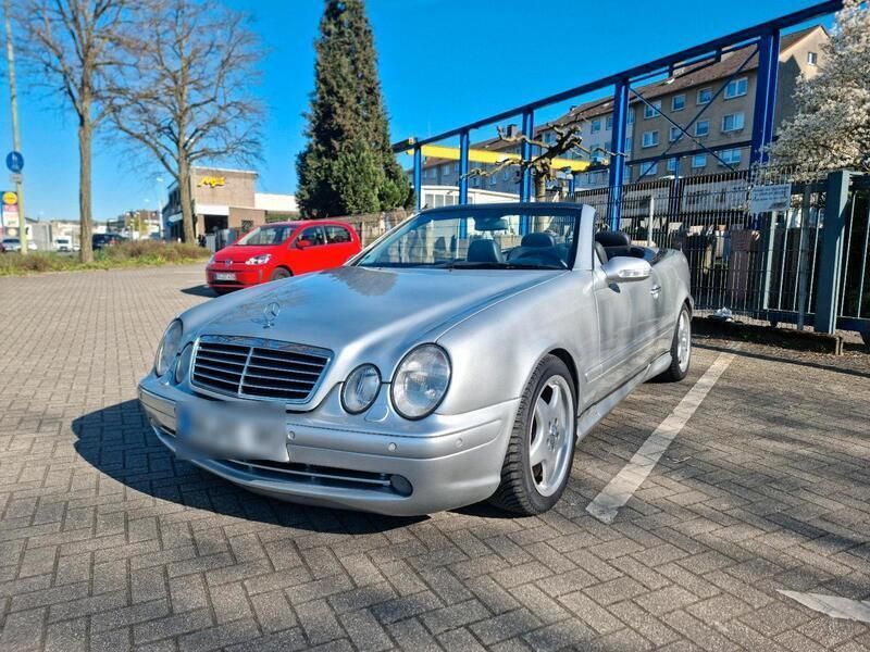 Silber Gebraucht 2000 Mercedes CLK230 AMG Cabrio | 6.499 € - Bild 1/4