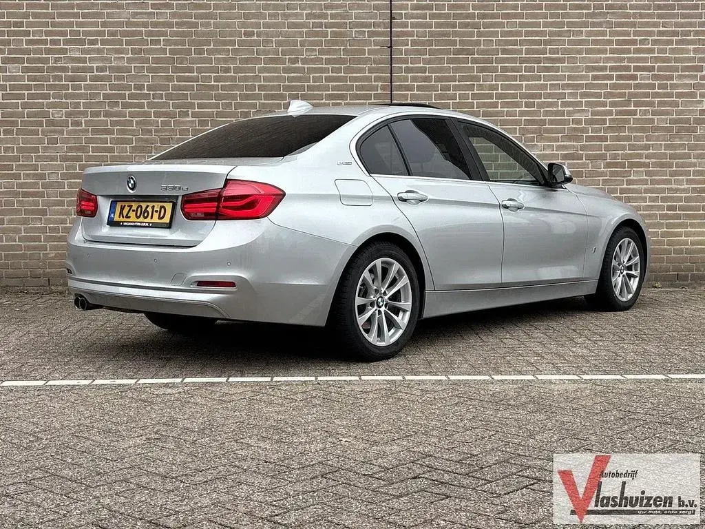 Gebraucht BMW 330e Executive 252 PS (185 kW) 2016 Grau Limousine
