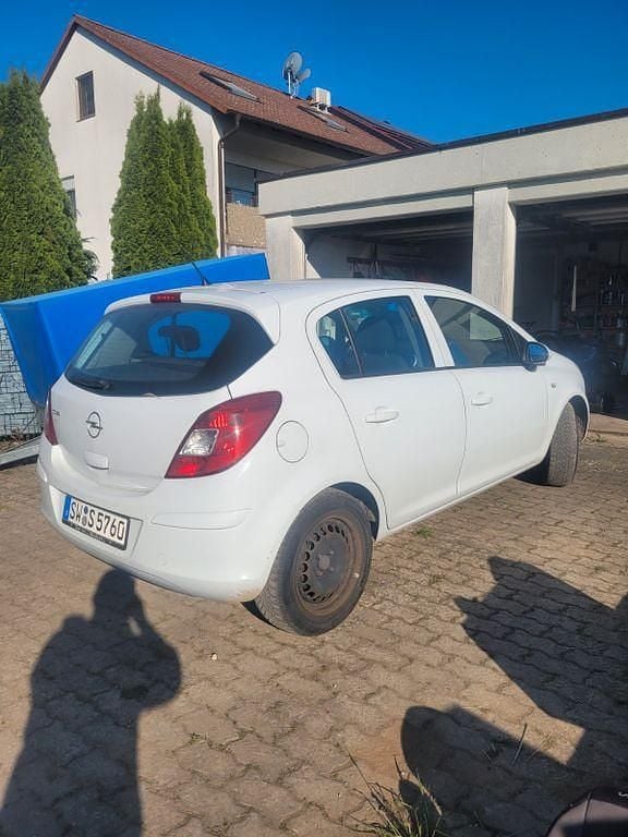 Weiß Gebraucht 2009 Opel Corsa Limousine | 2.150 € (Fairer Preis) - Bild 1/4