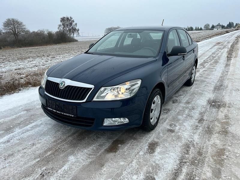 Gebraucht Skoda Octavia 80 PS (58 kW) 2012 Blau Limousine