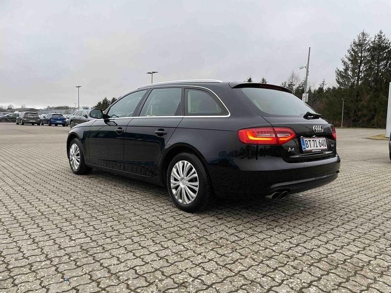 Gebraucht Audi A4 Ambiente 150 PS (110 kW) 2014 Schwarz Kombi