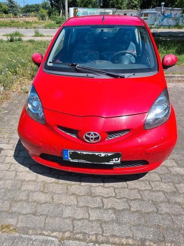 Rot Gebraucht 2006 Toyota Aygo Kleinwagen | 400 € (Superpreis) - Bild 1/3