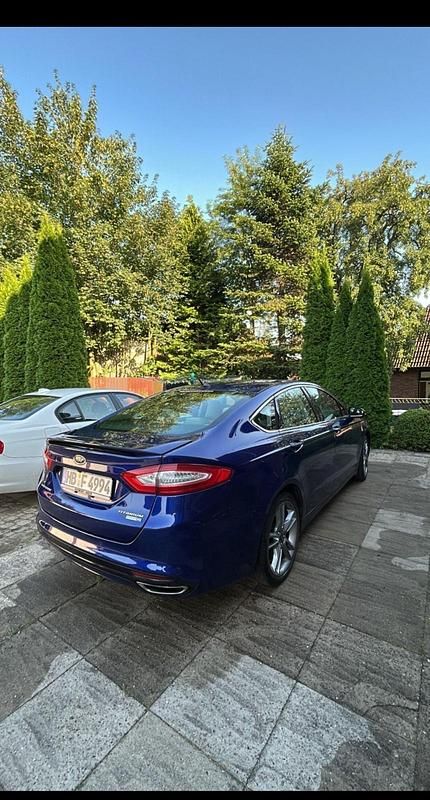 Gebraucht Ford Mondeo Titanium 241 PS (177 kW) 2015 Blau Limousine