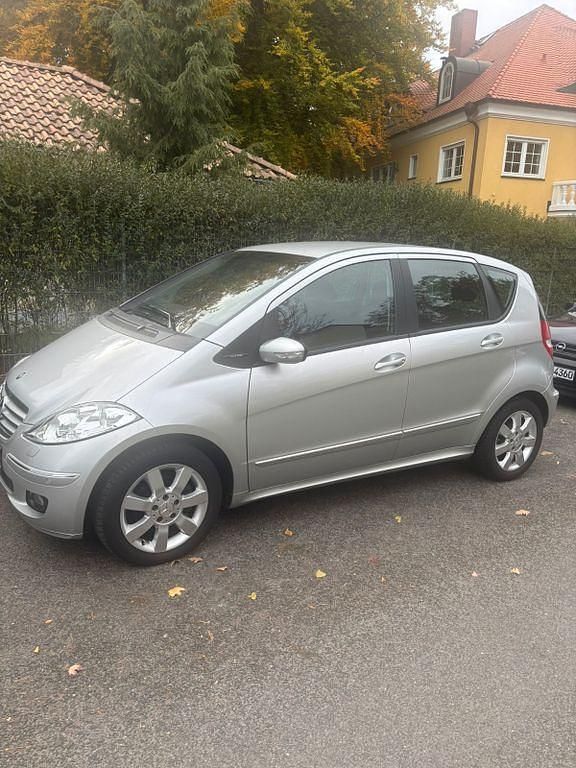 Silber Gebraucht 2006 Mercedes A180 Avantgarde Limousine | 5.250 € (Guter Preis) - Bild 1/4