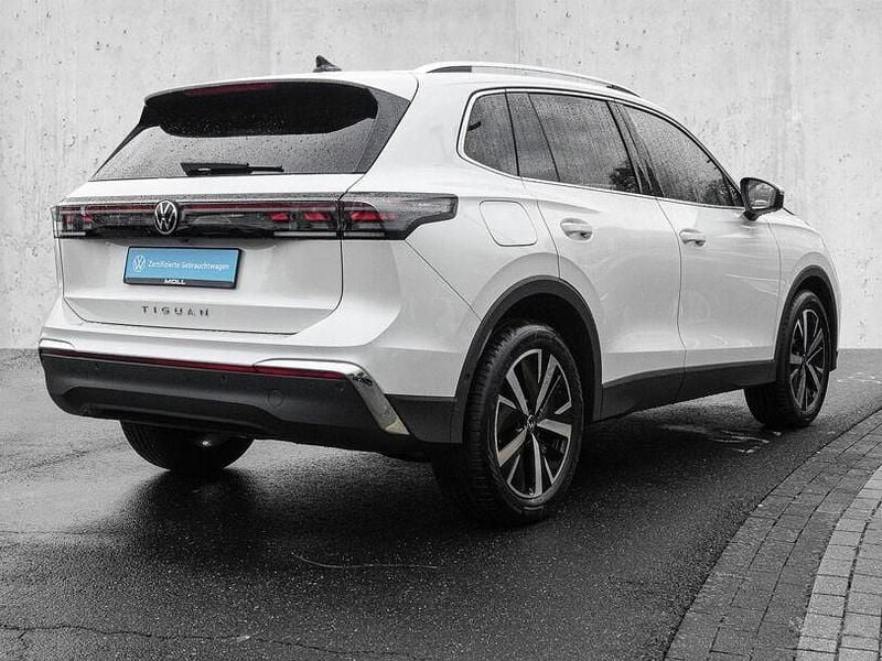 Gebraucht VW Tiguan Elegance 150 PS (110 kW) 2025 Oryxweiß perlmutteffekt (metallic) SUV