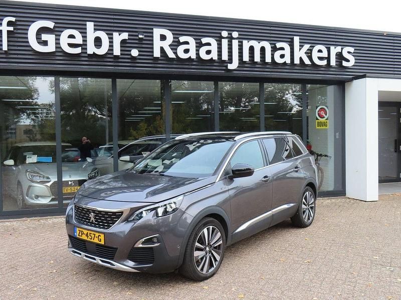 Grau Gebraucht 2019 Peugeot 5008 GT-line Van / Kleinbus | 9.899 € (Etwas zu teuer) - Bild 1/4