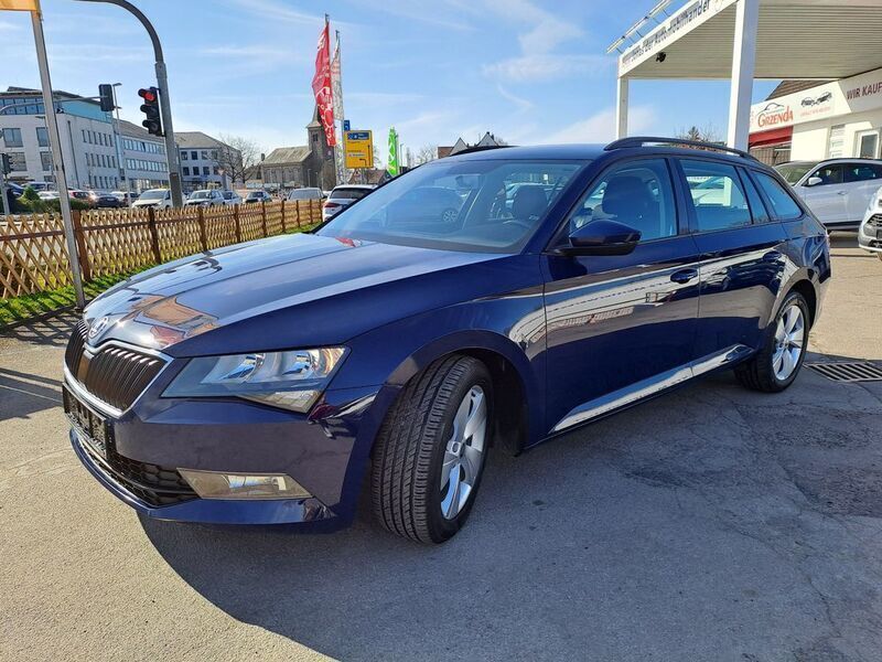 Blau Gebraucht 2016 Skoda Superb Active Kombi | 12.500 € (Fairer Preis) - Bild 1/4