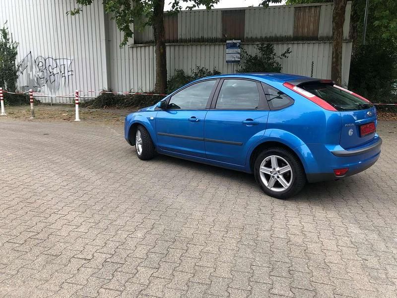 Gebraucht Ford Focus 101 PS (74 kW) 2007 Blau Kleinwagen