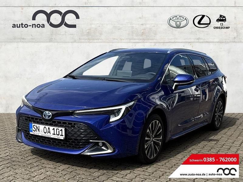 Blau Gebraucht 2024 Toyota Corolla Team Kombi | 30.900 € (Fairer Preis) - Bild 1/4