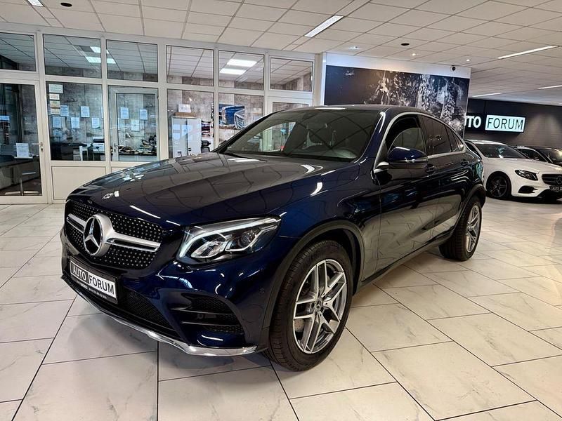 Gebraucht Mercedes GLC250 AMG line 211 PS (155 kW) 2019 Cavansitblau Coupé