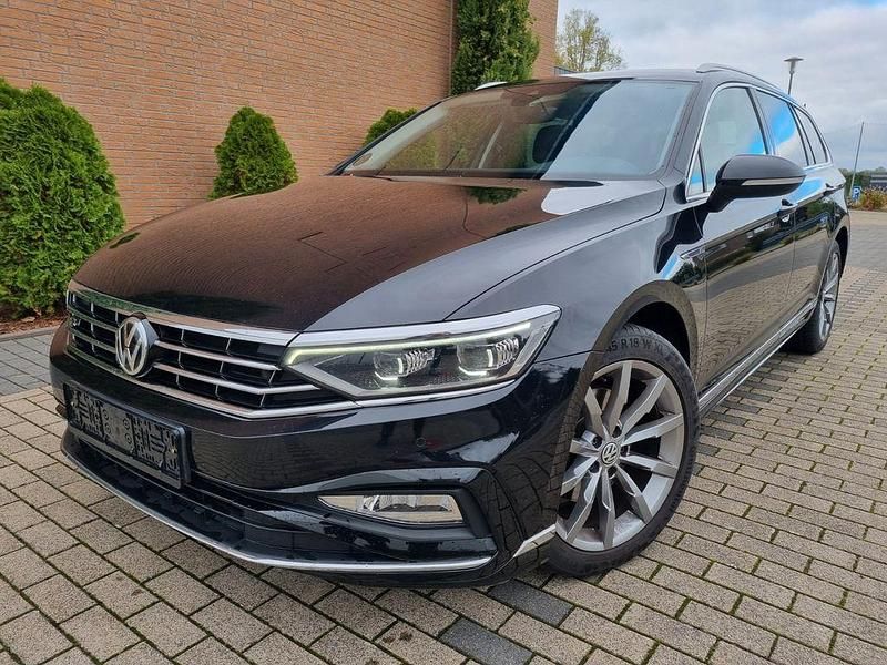 Schwarz Gebraucht 2020 VW Passat R-line Limousine | 18.590 € (Fairer Preis) - Bild 1/4