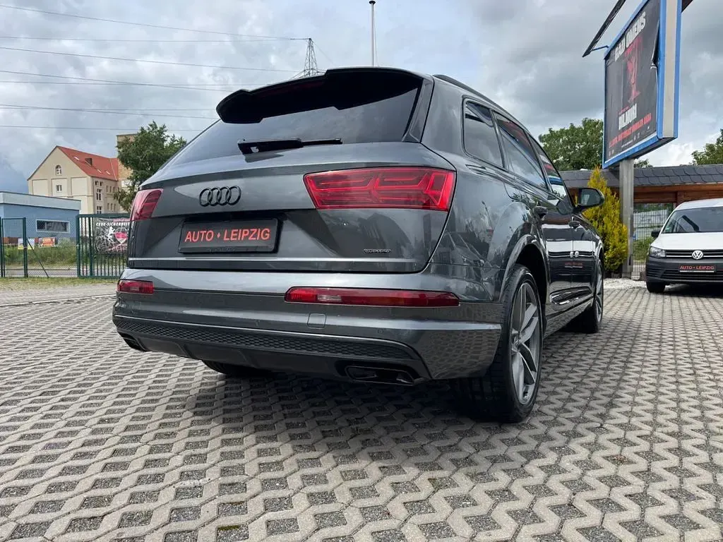 Gebraucht Audi Q7 Black Edition 272 PS (200 kW) 2017 Grau SUV