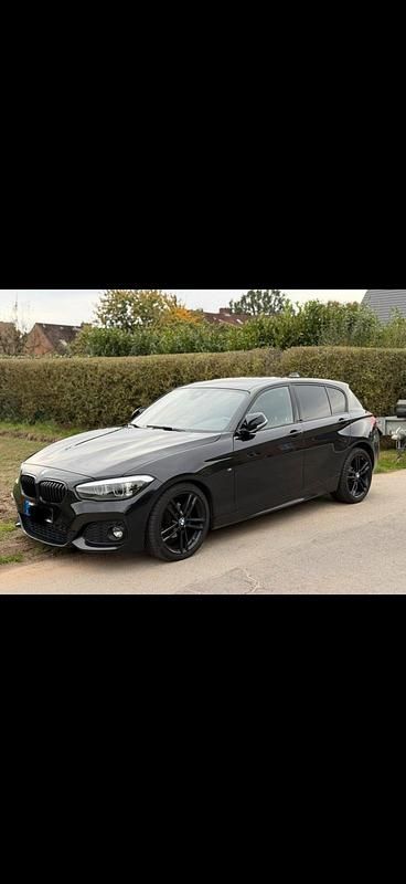 Schwarz Gebraucht 2019 BMW 118 Shadowline Kleinwagen | 19.000 € (Superpreis) - Bild 1/4