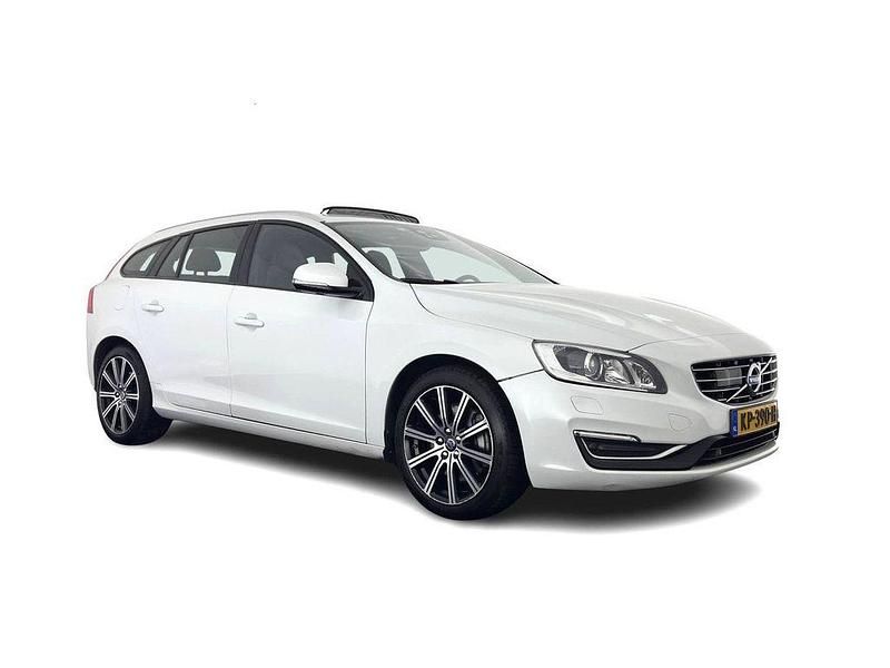 Weiß Gebraucht 2016 Volvo V60 Kombi | 8.445 € (Fairer Preis) - Bild 1/4