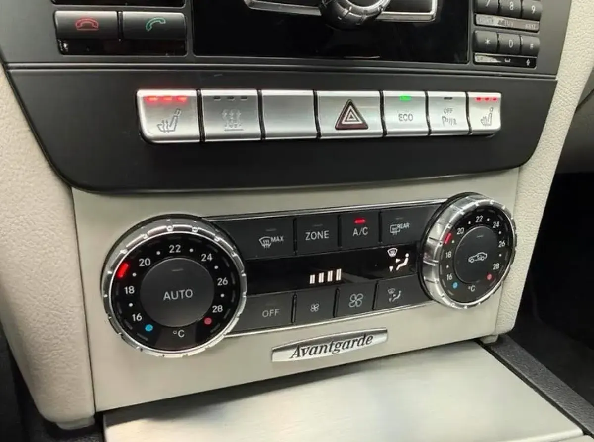 Gebraucht Mercedes C250 204 PS (150 kW) 2012 Grün Limousine