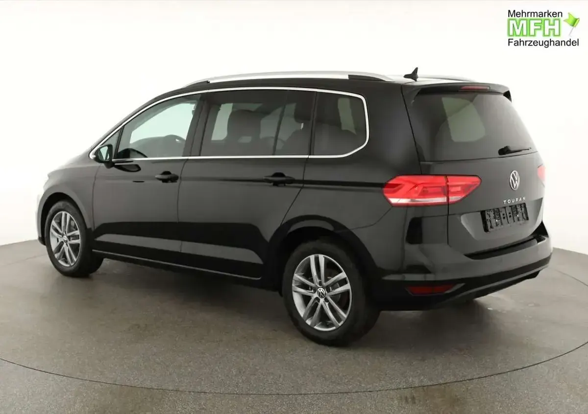 Neu VW Touran Comfortline 150 PS (110 kW) 2026 Delfingrau metallic Van / Kleinbus