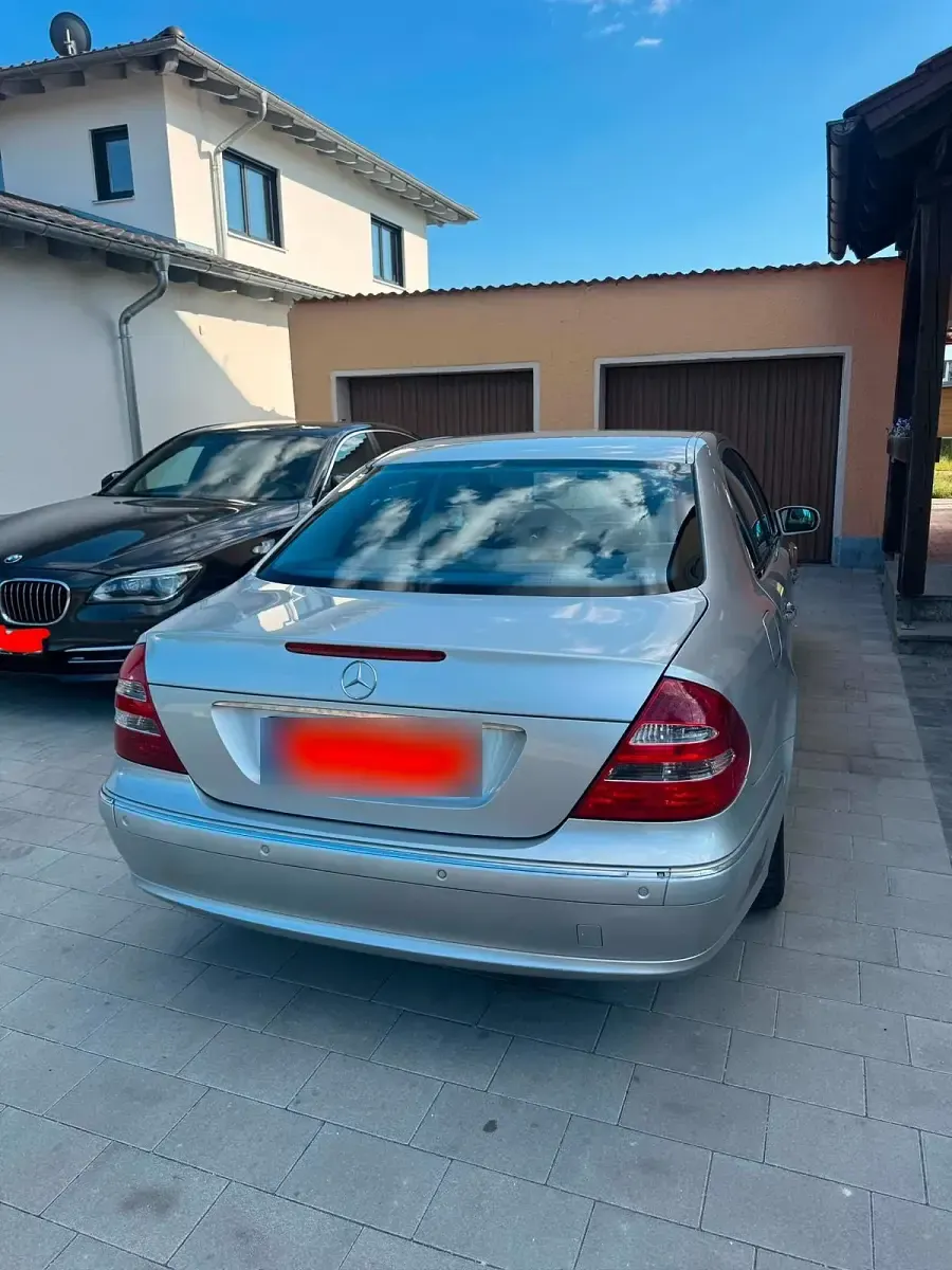 Gebraucht Mercedes E220 Avantgarde 150 PS (110 kW) 2004 Silber Limousine