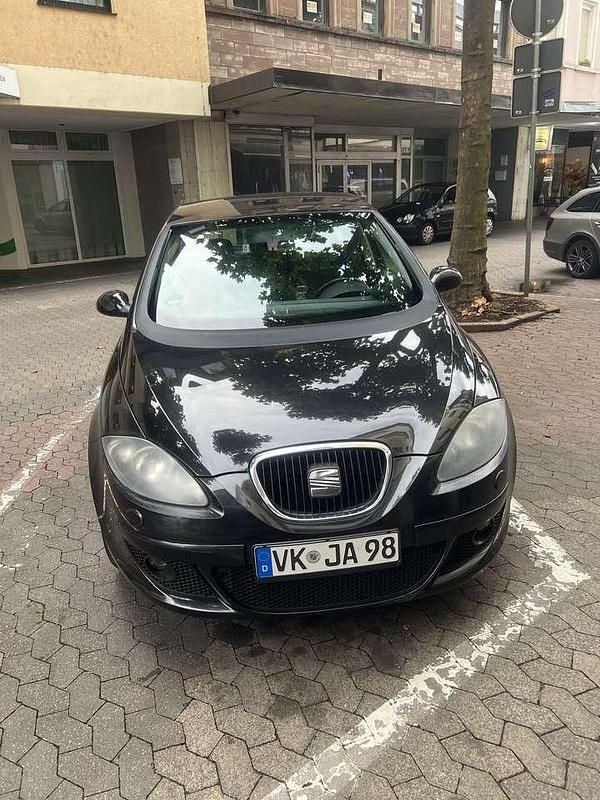 Schwarz Gebraucht 2007 Seat Altea XL Stylance Van / Kleinbus | 1.800 € (Fairer Preis) - Bild 1/4