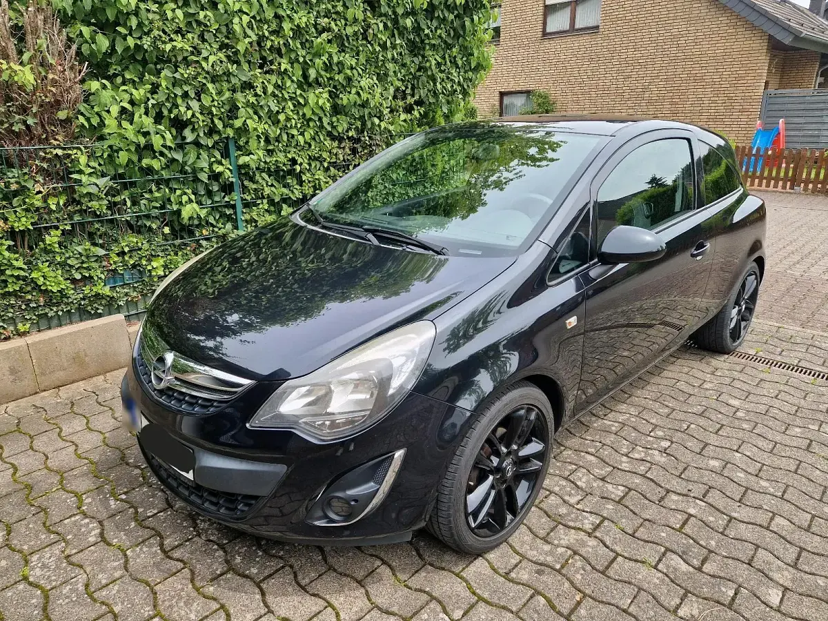 Gebraucht Opel Corsa Color Edition 101 PS (74 kW) 2013 Schwarz Kleinwagen