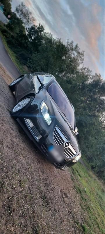 Gebraucht Opel Insignia 220 PS (161 kW) 2009 Schwarz Kombi