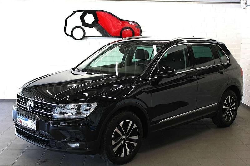 Deep black perleffekt Gebraucht 2020 VW Tiguan IQ Drive SUV | 22.690 € (Guter Preis) - Bild 1/4