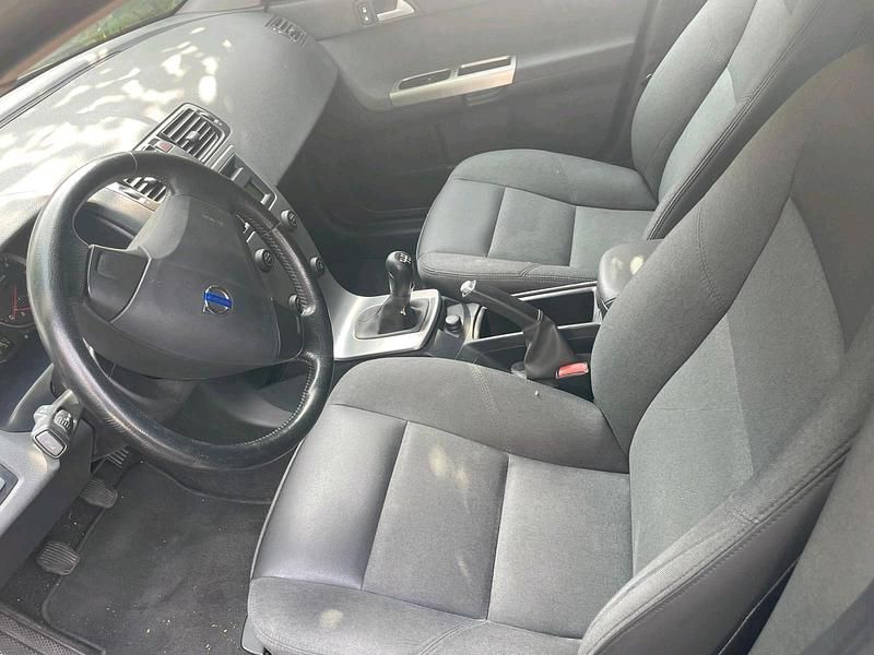 Schwarz Gebraucht 2007 Volvo V50 Kombi | 1.950 € (Superpreis) - Bild 1/4
