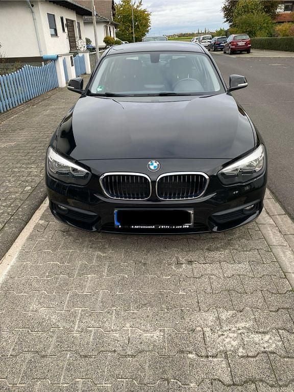 Schwarz Gebraucht 2016 BMW 116 Advantage Kleinwagen | 9.600 € (Superpreis) - Bild 1/4