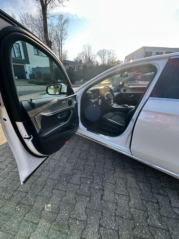 Gebraucht Mercedes E350 Exclusive 286 PS (210 kW) 2017 Weiß Limousine