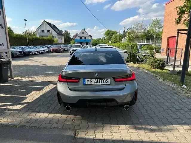 Gebraucht BMW 320 M Sport 190 PS (139 kW) 2023 Skyscraper grau Limousine