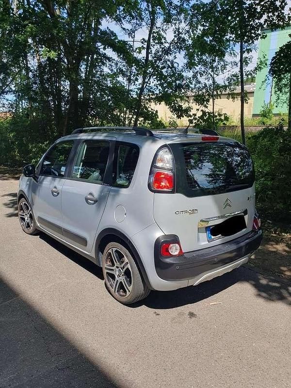 Silber Gebraucht 2012 Citroën C3 Picasso SELECTION Van / Kleinbus | 4.500 € (Guter Preis) - Bild 1/4