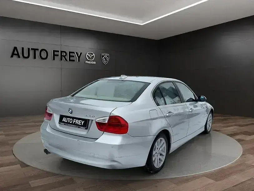 Gebraucht BMW 325 218 PS (160 kW) 2005 Titansilber Limousine